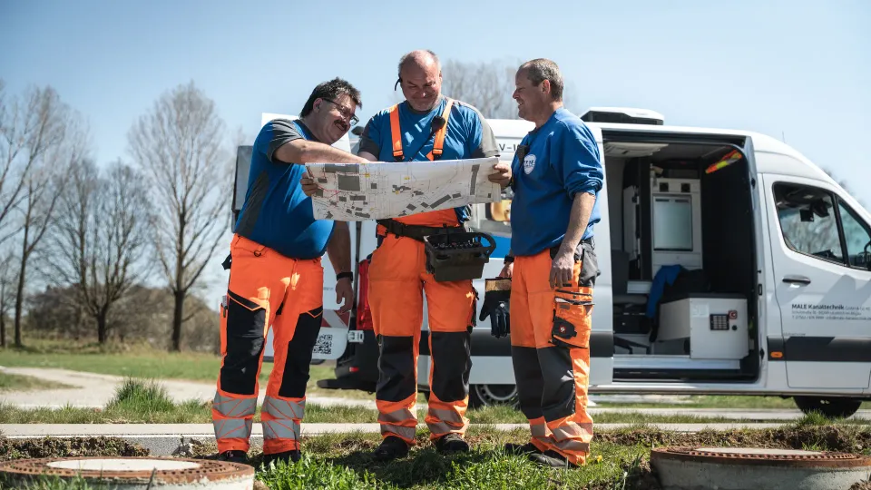 Einsatzfahrzeug der MALE Kanaltechnik bei der Kanalreinigung im Allgäu